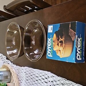 Pyrex mixing bowls bundle